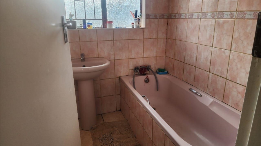 3 Bedroom Property for Sale in Tlhabane North West